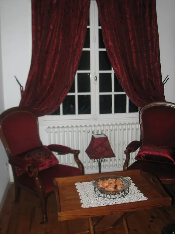 Bed & Breakfast Maison Du Procureur Du Roy Bed and Breakfast Montmarault